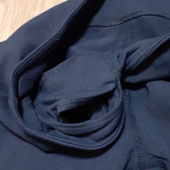 Athleta 17" Black Capri Leggings Medium GUC - Picture 4 of 6